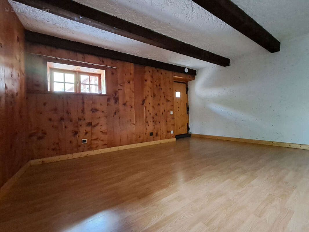 Chalet - 7 pièces / 2 logements - Bourg-St-Maurice - photo 10