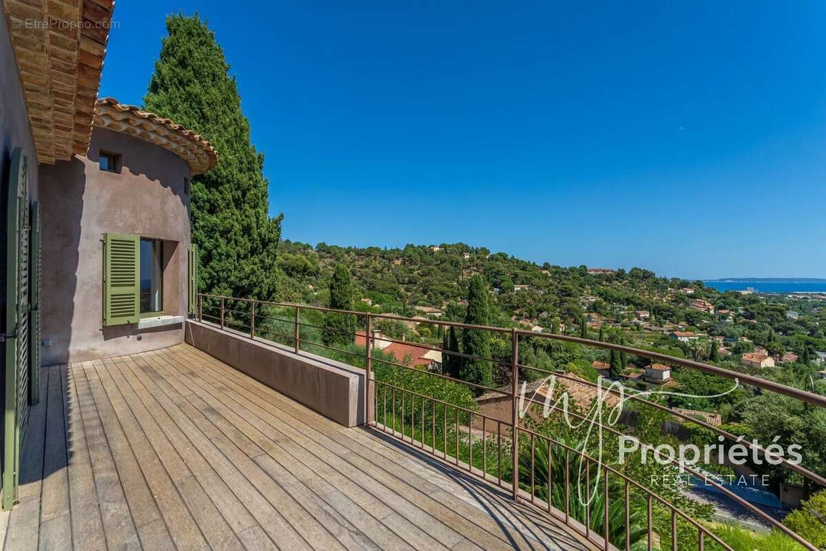 Maison à BORMES-LES-MIMOSAS