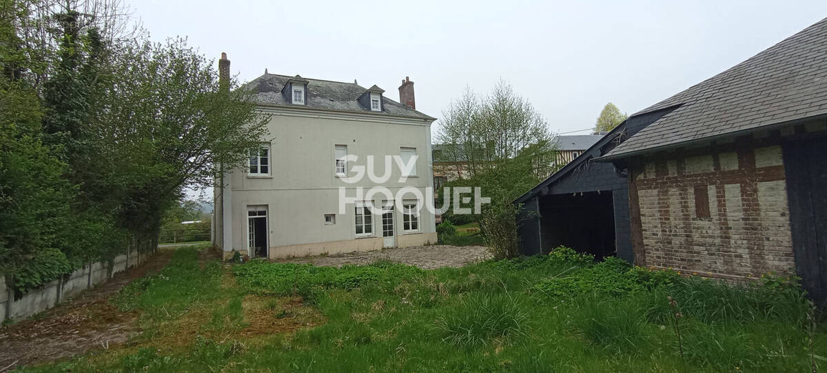 Maison à SAINT-CYR-DU-RONCERAY