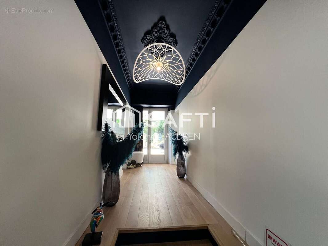 Maison 363 m² à Le Pellerin  - photo 3