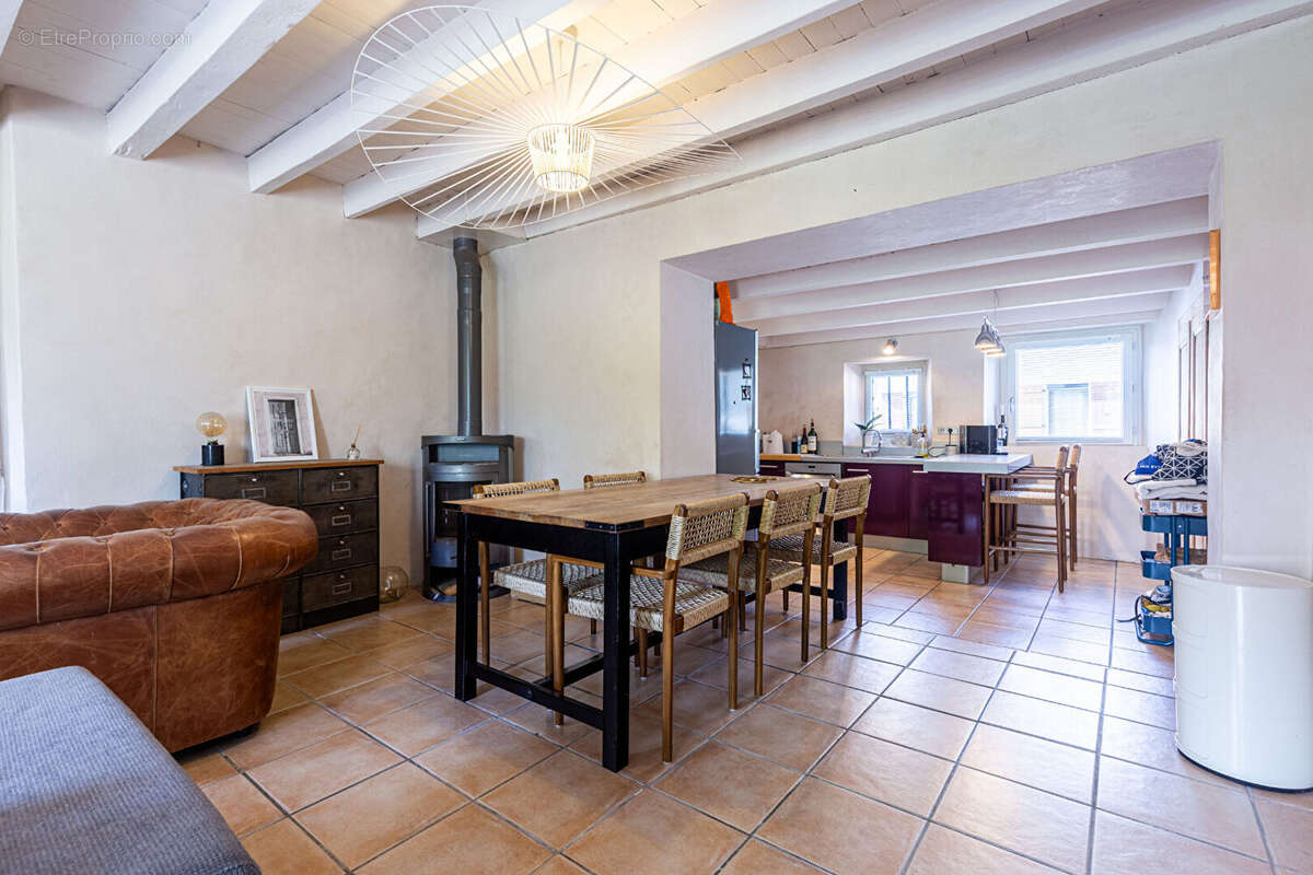 "amarante" - co-exclusivite laforet - mesigny - maison t5 de 161,07 m² - terrain de 394 m² - dpe d - photo 5