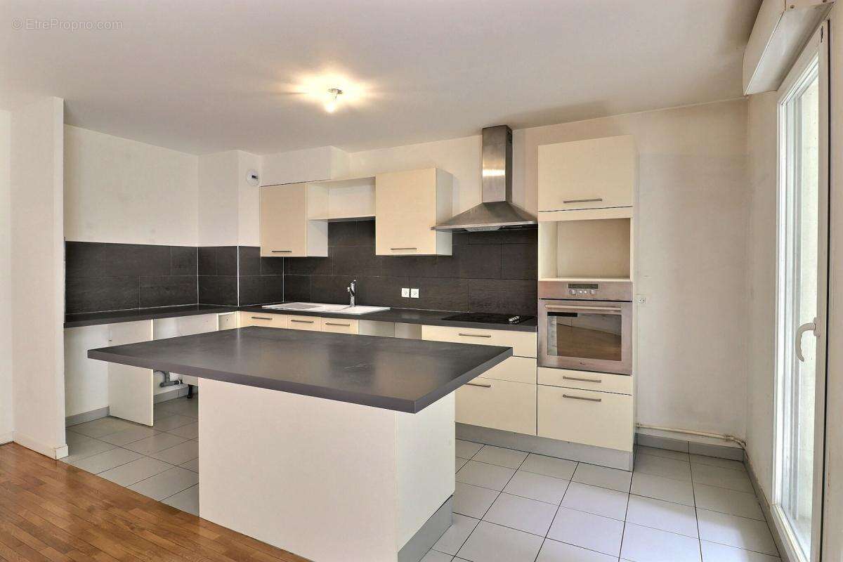 Appartement à SURESNES