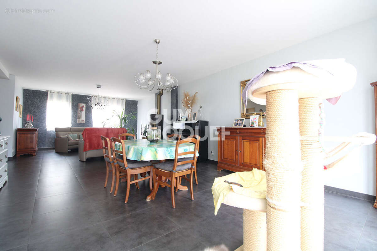 Maison à VILLECRESNES