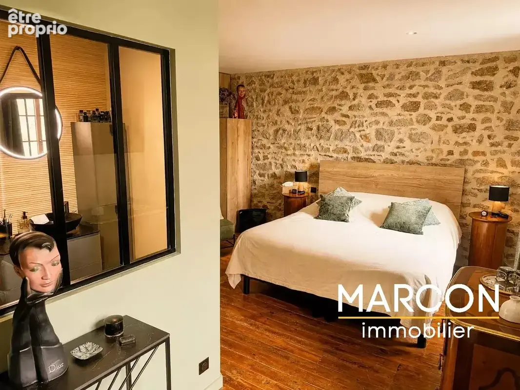 EXCLUSIVITE - Propriété de caractère de 320 m² avec piscine chauffée, spa et dépendances - photo 10