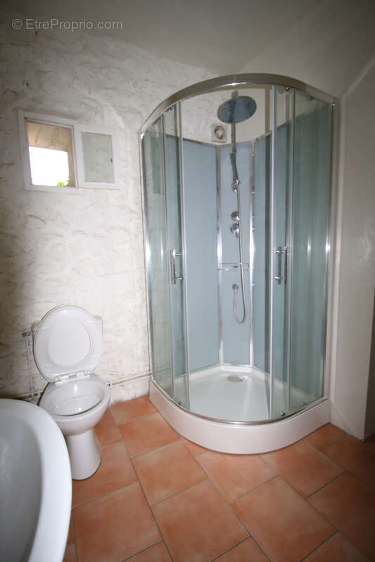 Maison à FONTVIEILLE