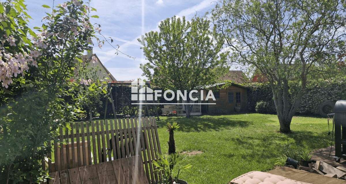 Maison à JOUE-L&#039;ABBE