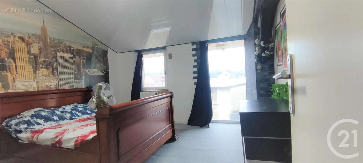 Maison à SAINT-QUENTIN-SUR-COOLE