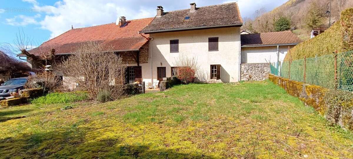 Maison de campagne avec dépendances ? Marchamp (01680) - photo 11