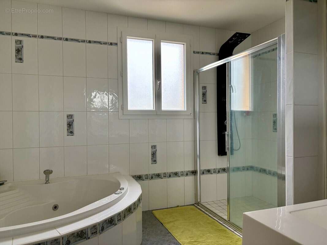 Maison à MONTBELLET