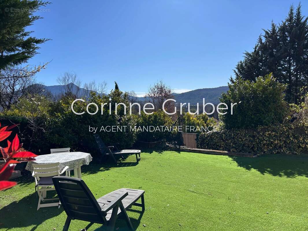 Appartement à MALLEMOISSON