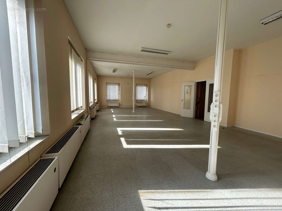 Commerce à CHAUMONT