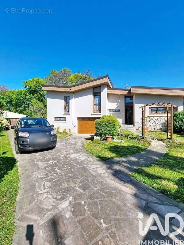 Photo 1 - Maison à COMBS-LA-VILLE