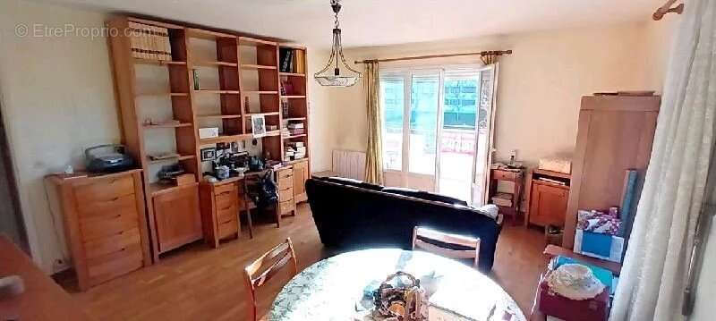 Appartement à SAINTE-GENEVIEVE-DES-BOIS