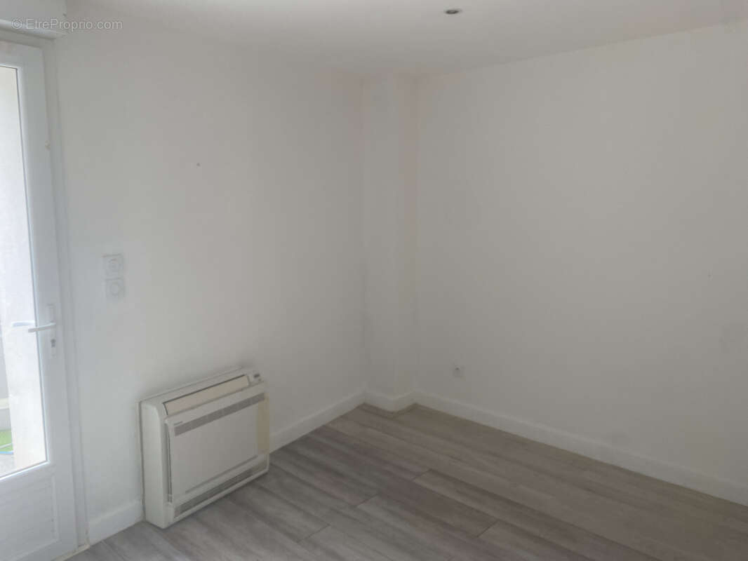 Appartement à MAUGUIO