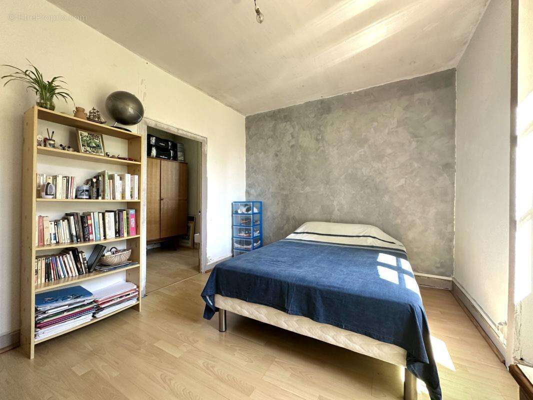 Maison 143 m² à Saint-Denis-Des-Murs  - photo 4