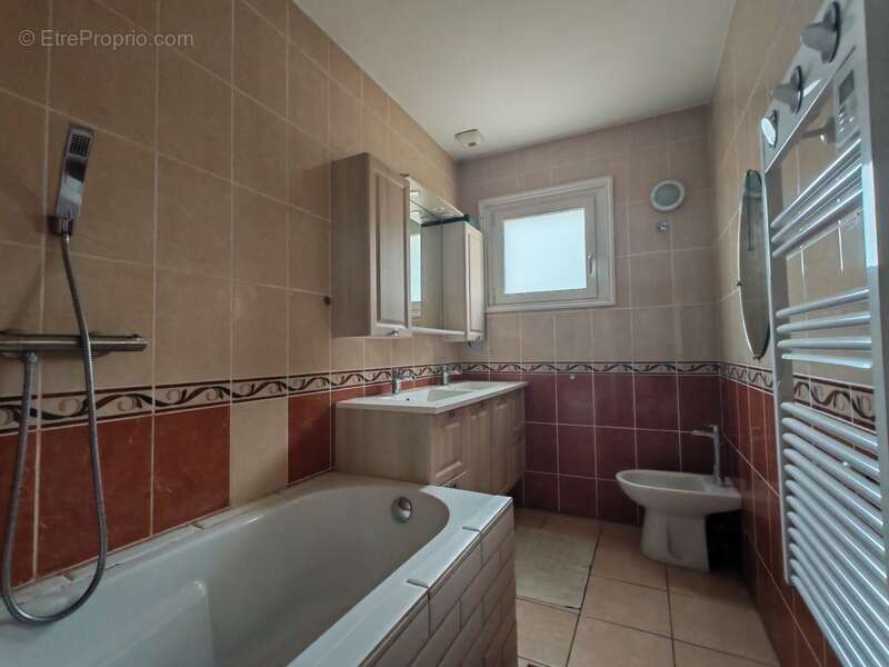 Maison à SAINT-DENIS-DE-PILE