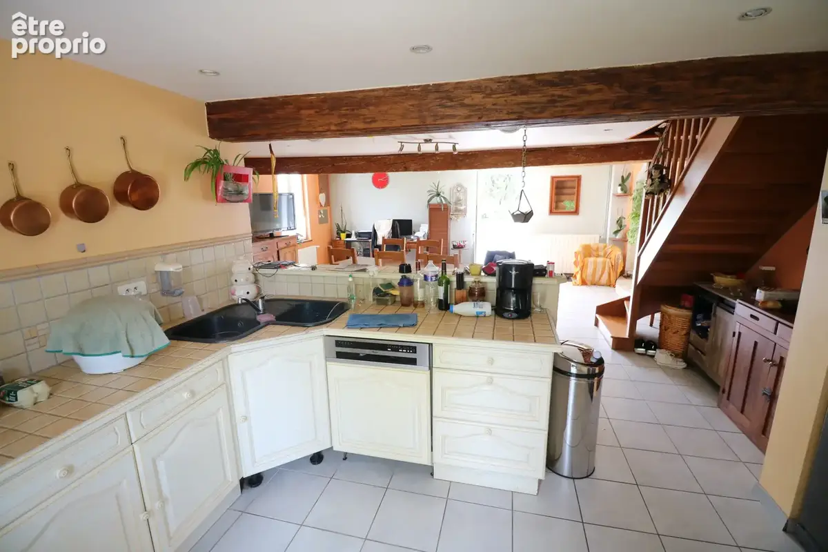 Maison R+1 3 chambres avec dépendances sur terrain 4771m2 - photo 7