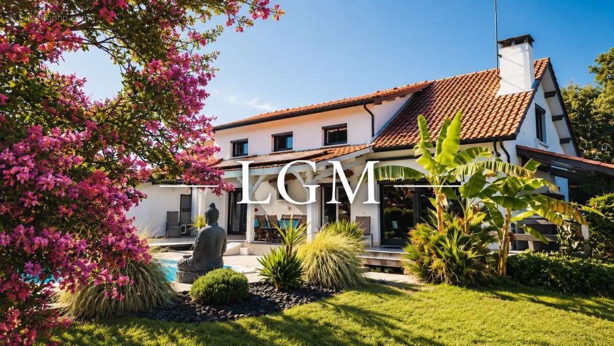 Cazaux – Élégante propriété familiale de 250 m² avec piscine et 7 chambres dans un environnement privilégié - photo 3