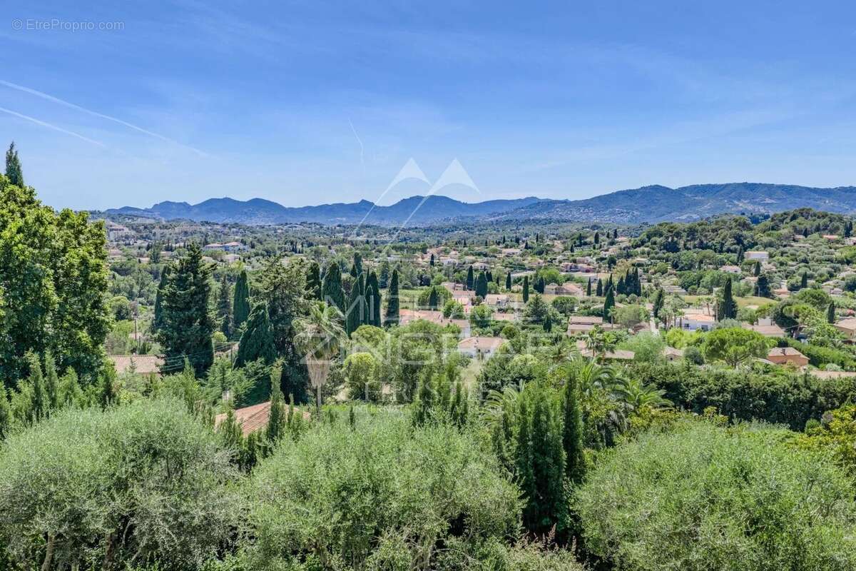 Maison à MOUGINS