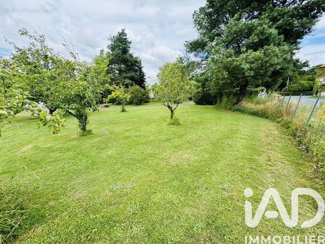 Photo 7 - Terrain à SAINT-SULPICE-EN-PAREDS