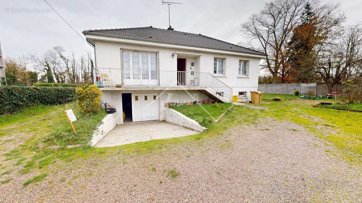 Maison à DOMPIERRE-SUR-BESBRE