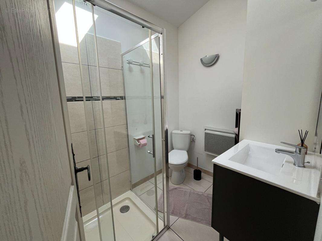 Appartement à COTIGNAC