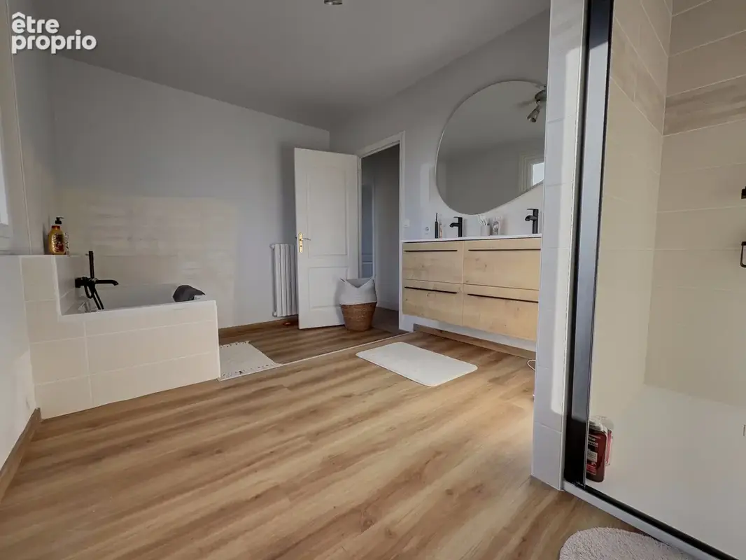 Charmante maison rénovée avec 4 chambres et grand jardin à Baud - photo 11