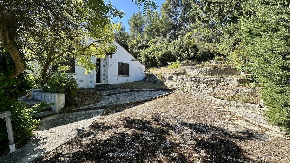 Maison 104 m² à La Penne-Sur-Huveaune  - photo 1