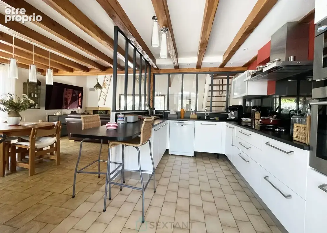 Maison de 187 m² sur un terrain arbore de 1 847 m² avec piscine - photo 9