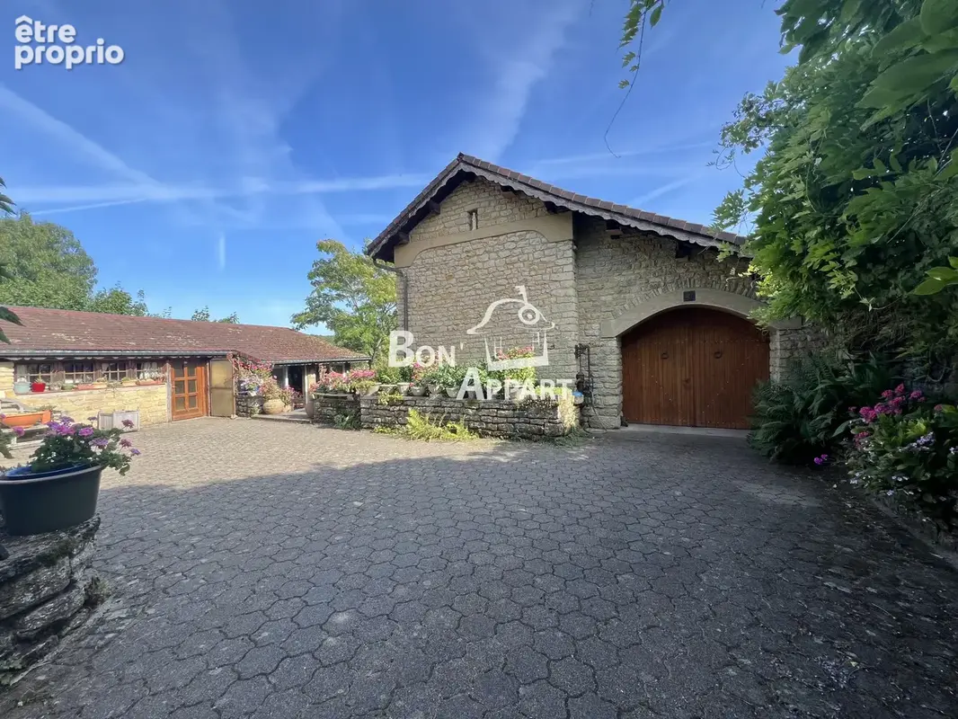 Maison en pierre 130 m2 sur 1 ha - à 30 minutes du Luxembourg entre Longwy et Longuyon - photo 1