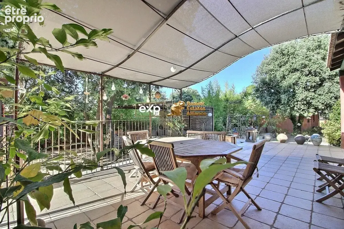 Maison 8 pièces 245 m² à vendre à Taillades (84300) - photo 4