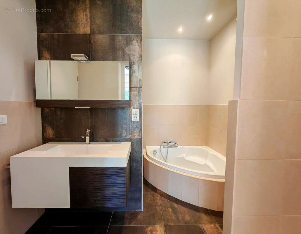 Maison à SAINT-MARTIN-DU-VAR