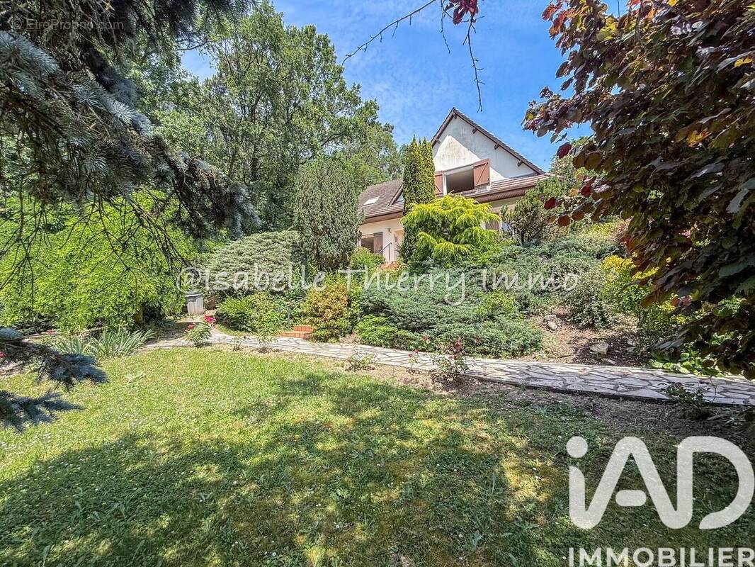 Photo 1 - Maison à MONTLHERY