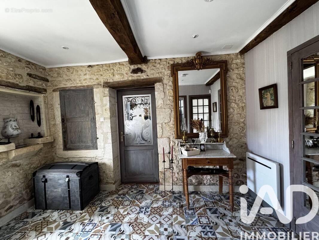 Photo 1 - Maison à SAINT-BONNET-SUR-GIRONDE