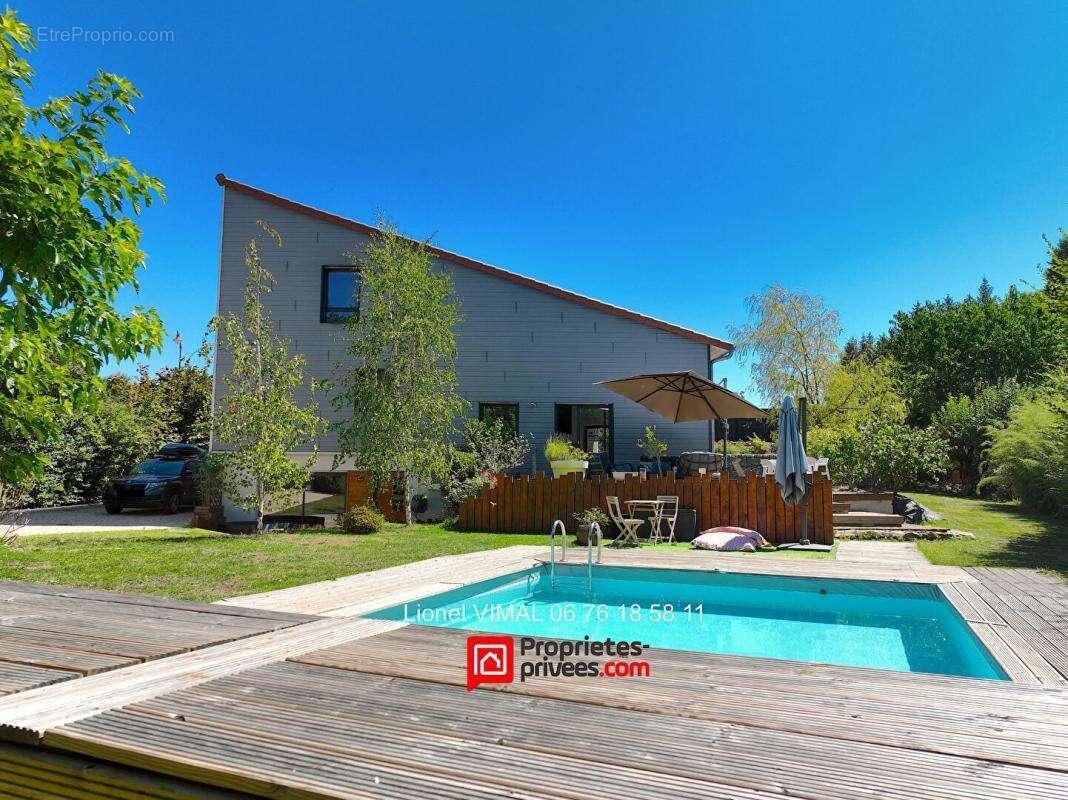 Maison à AUGEROLLES