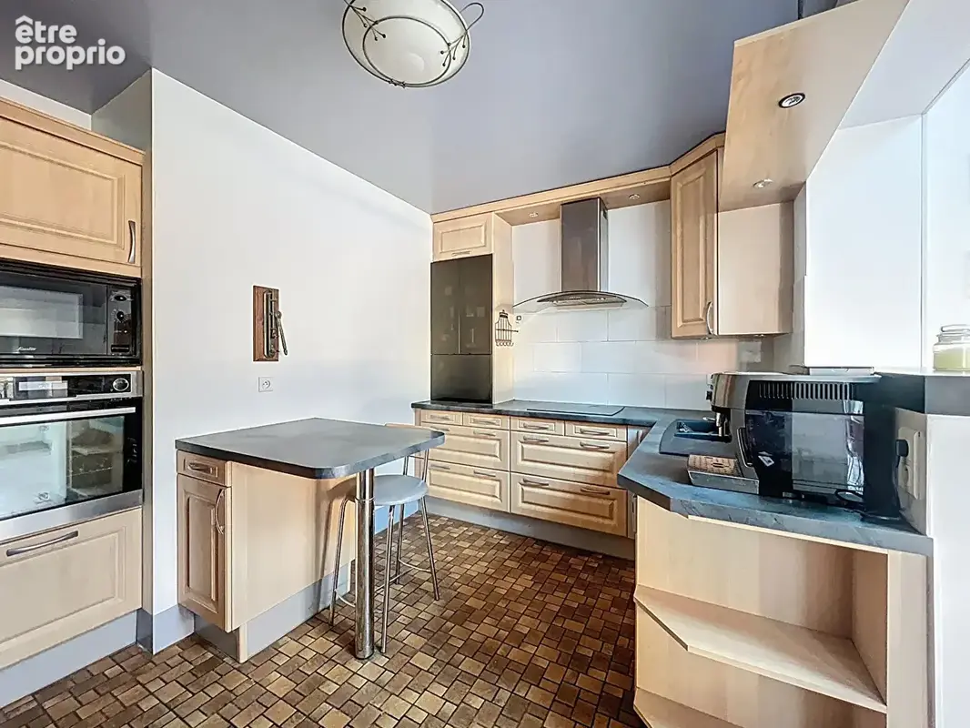 Maison de vigneron de 215 m²  volumes généreux et fort potentiel - photo 6
