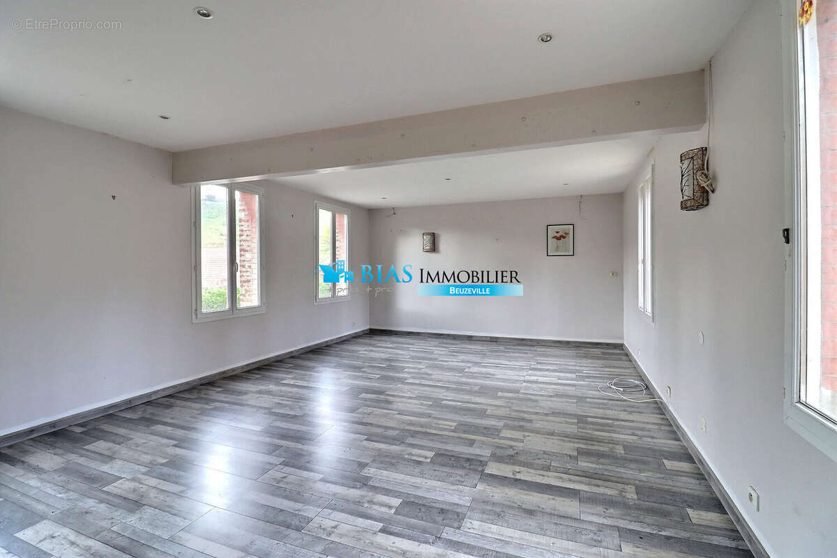 Maison à QUETTEVILLE