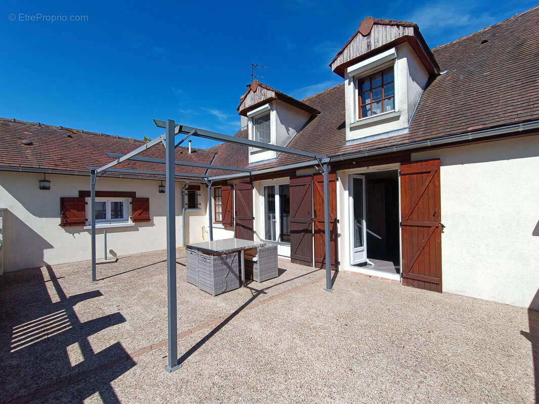 Maison à PRECY