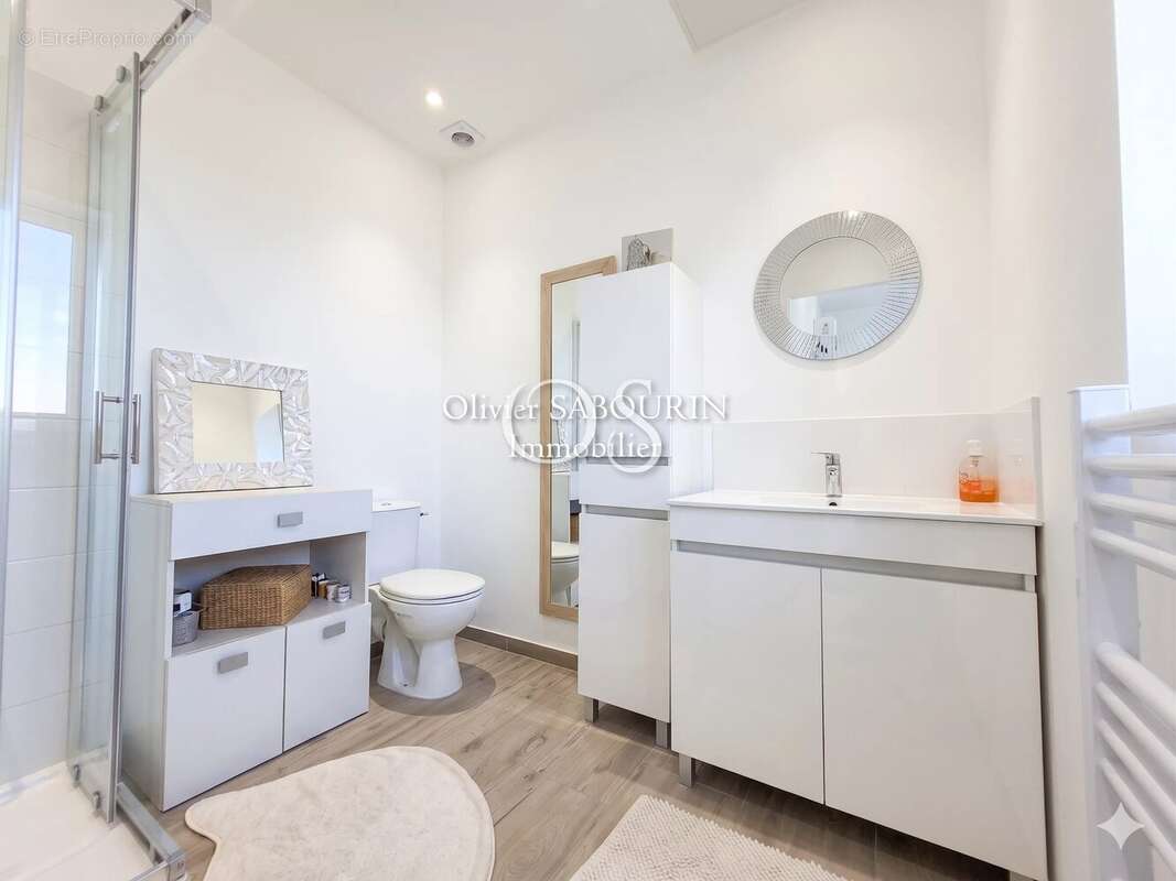 Appartement à ROQUEBRUNE-SUR-ARGENS