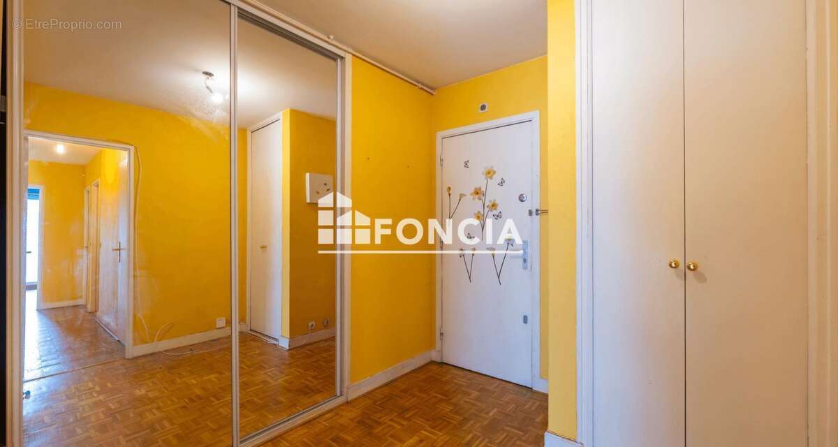 Appartement à PARIS-19E