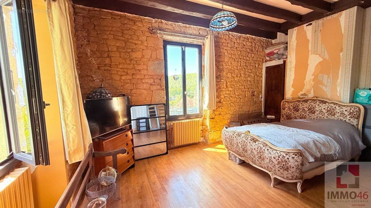 Maison 141 m² à Frayssinet  - photo 8