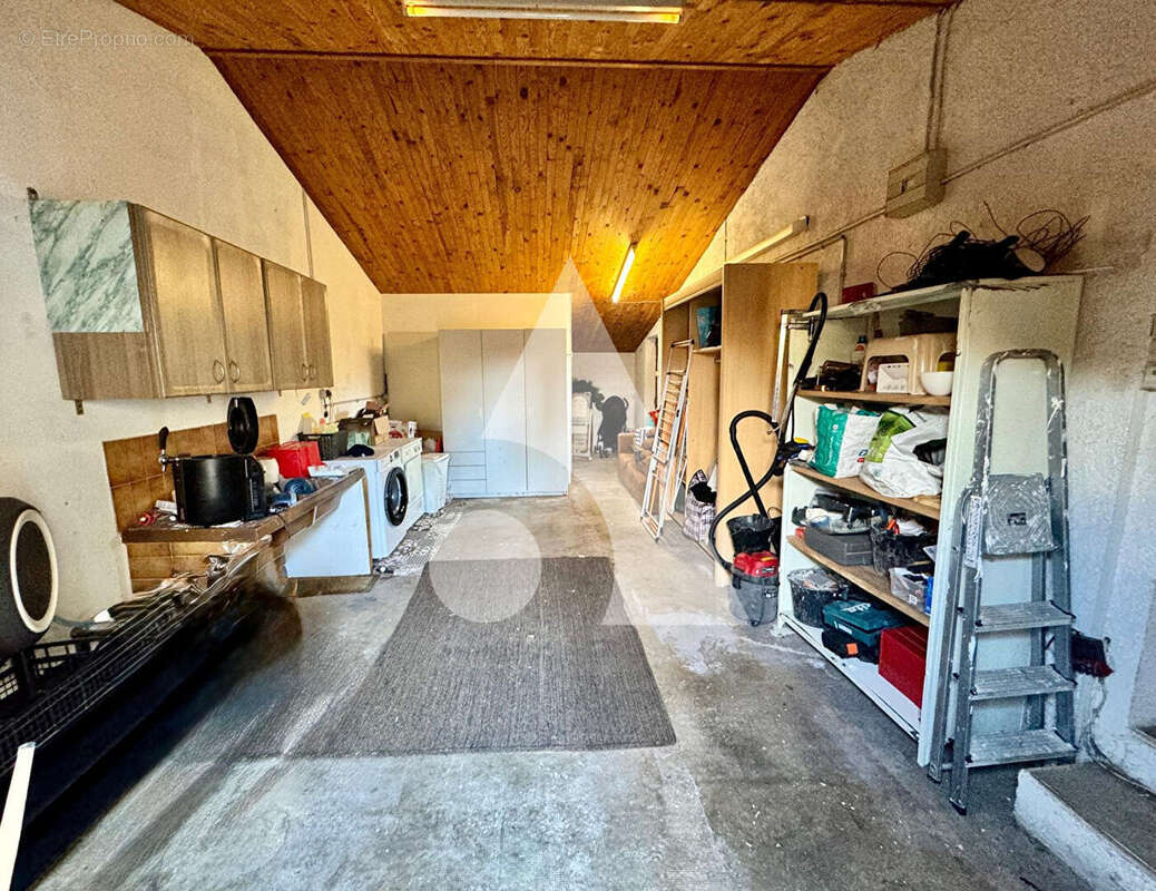 Maison à L'ISLE-SUR-LA-SORGUE