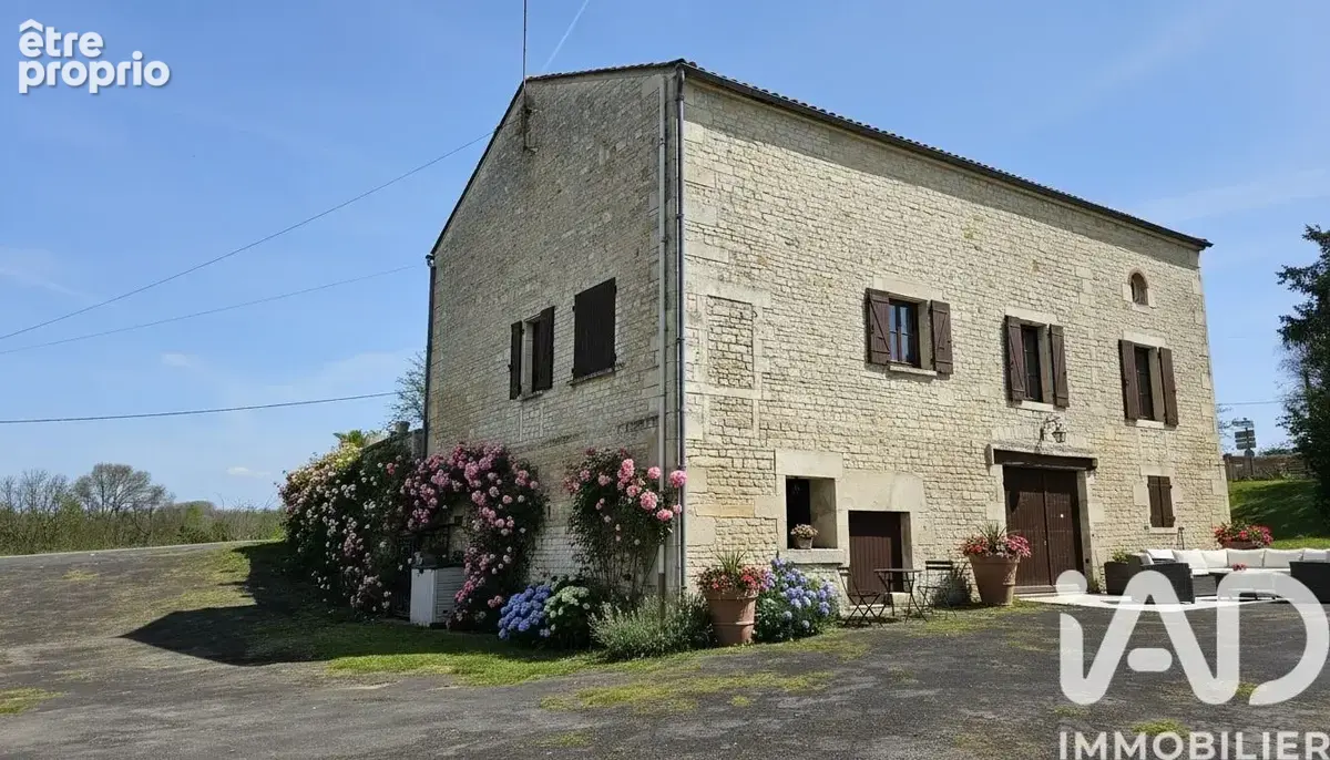 Photo 1 - Maison à AUNAC