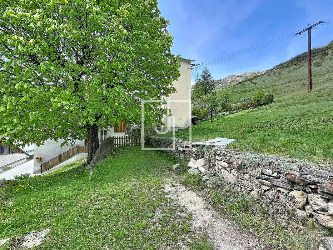 Maison à SAINT-PAUL-SUR-UBAYE