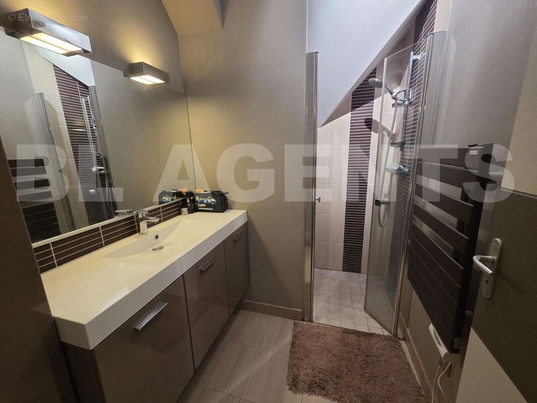 20251107_170218 - Maison à CHANGE