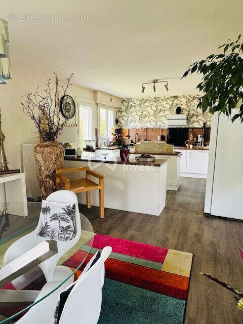 Maison 184 m² à Le Gue-De-Longroi  - photo 4