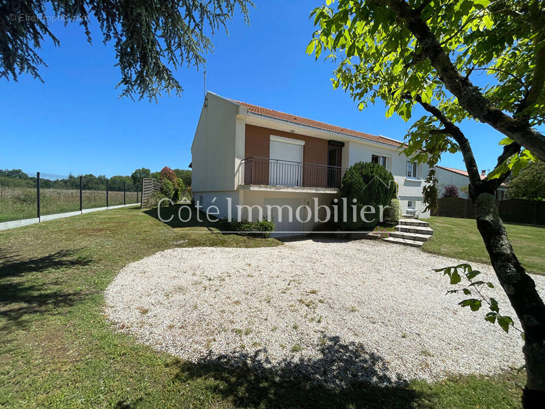 Maison à BOUAYE