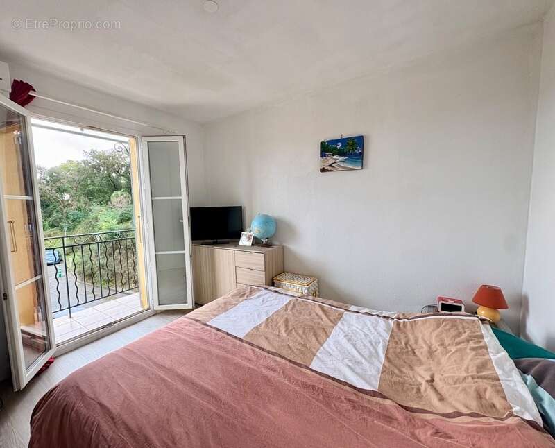 Appartement à COGOLIN