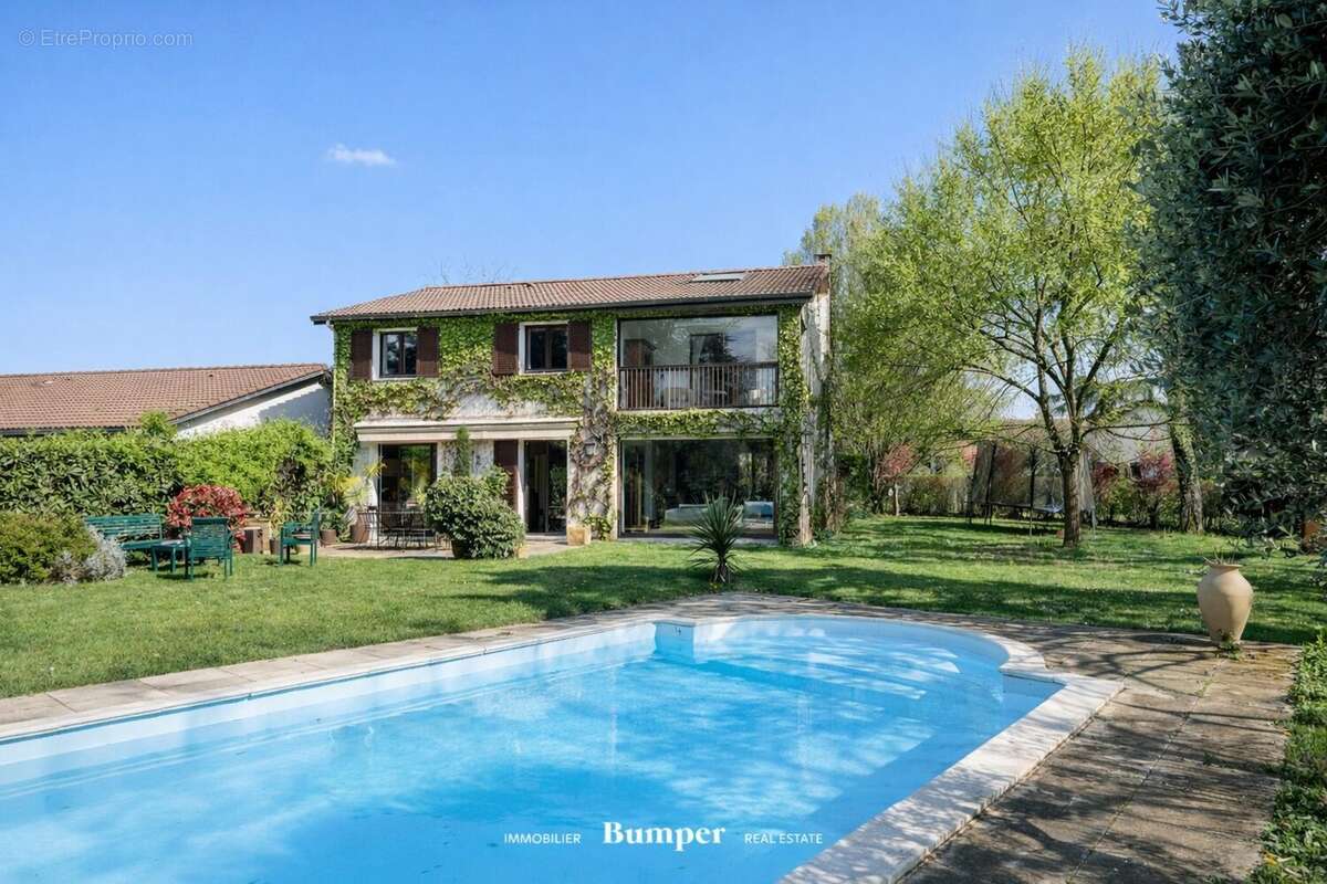 Maison à CHARBONNIERES-LES-BAINS