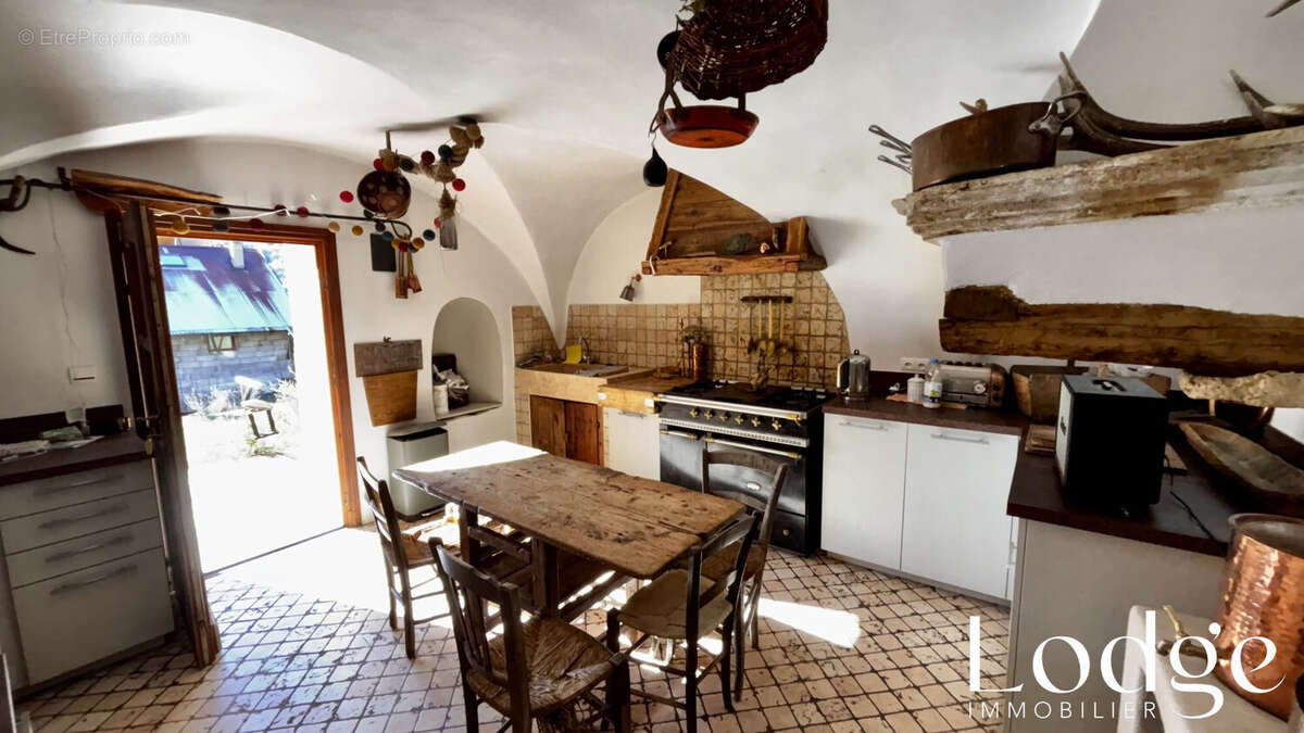 Maison à LA SALLE-LES-ALPES